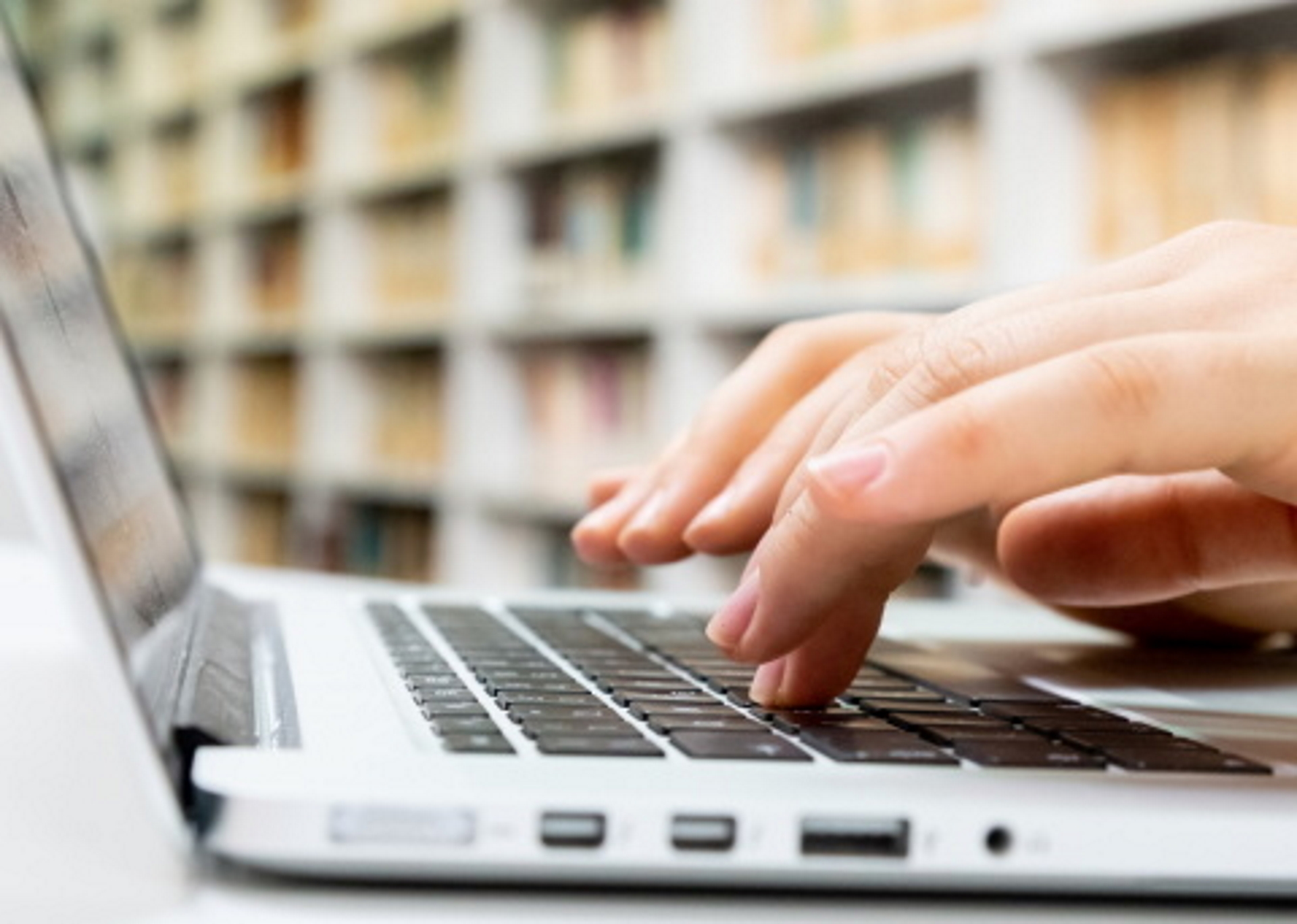 Xp practices. 10 finger keyboard. One hand keyboard. Keyboard typing gif full hd. In the net.